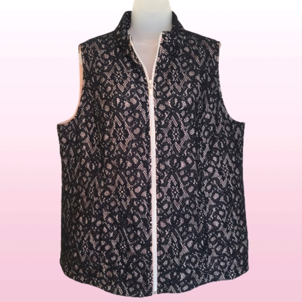 Chico's Zenergy Size 2/Large Lightweight Vest  Black Lace Pink Satin
